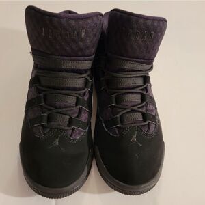 JORDAN  GRADE  SCHOOL BOYS' MAX AURA SNEAKER BOOT